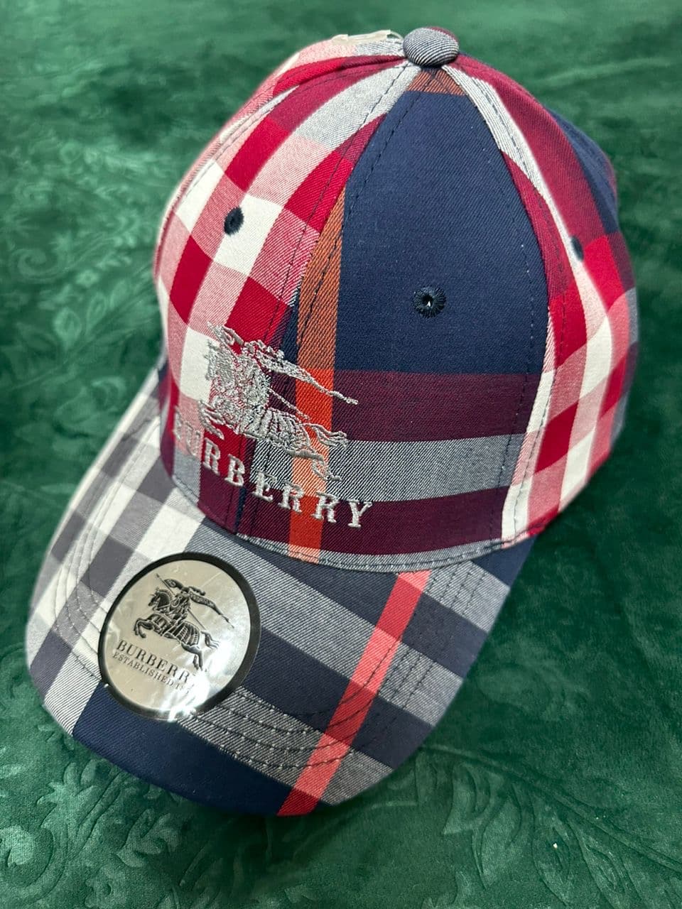  قبعة BURBERRY