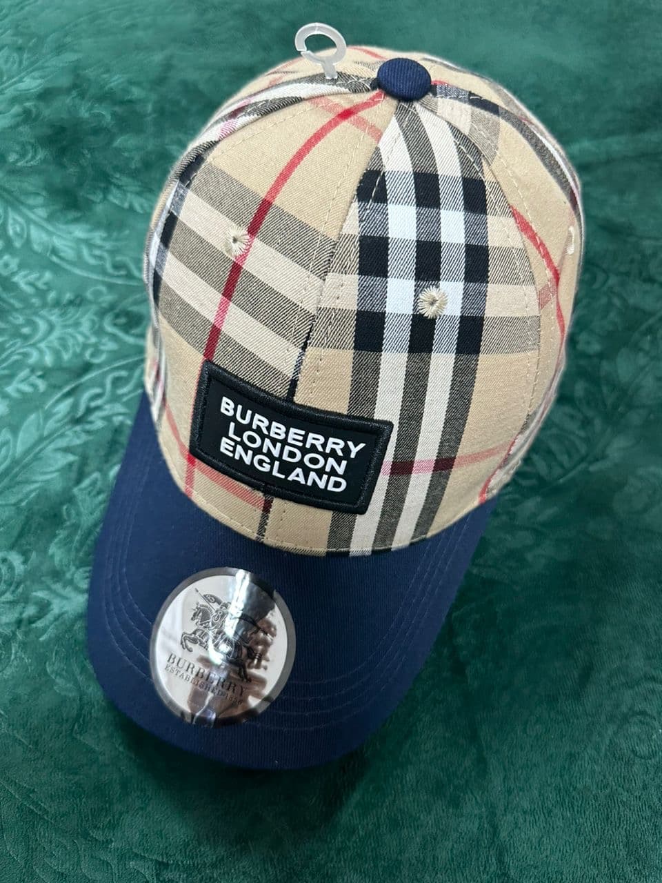  قبعة BURBERRY